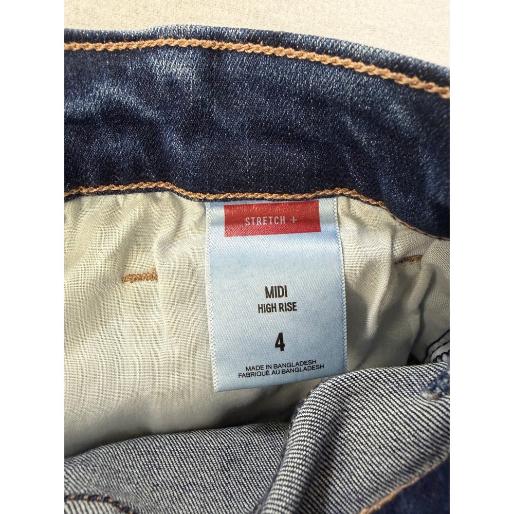 Express Denim Shorts Womens Size 4 Blue Midi High Rise Stretch‎ Cuffed Dark Wash - Picture 4 of 8
